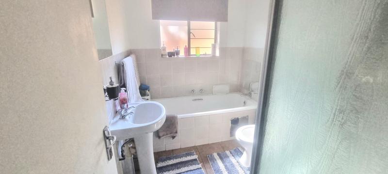 2 Bedroom Property for Sale in Amberfield Gauteng