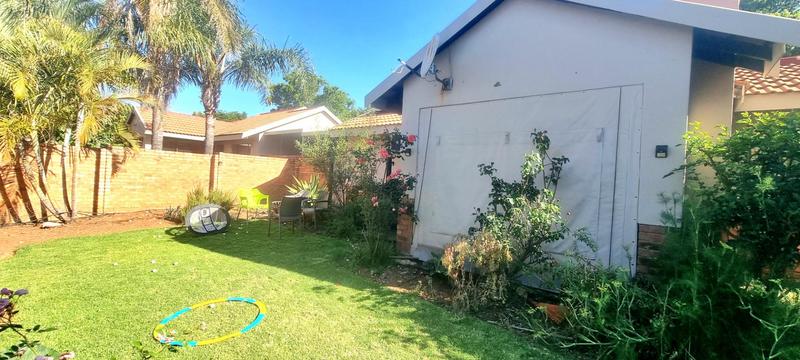 2 Bedroom Property for Sale in Amberfield Gauteng