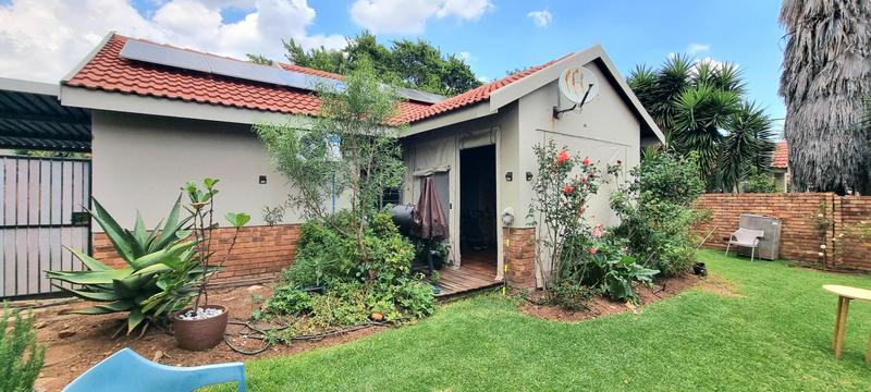 2 Bedroom Property for Sale in Amberfield Gauteng