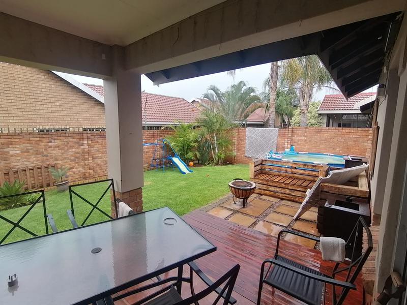 2 Bedroom Property for Sale in Amberfield Gauteng
