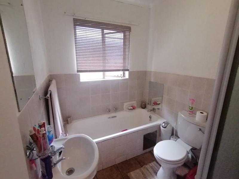 2 Bedroom Property for Sale in Amberfield Gauteng