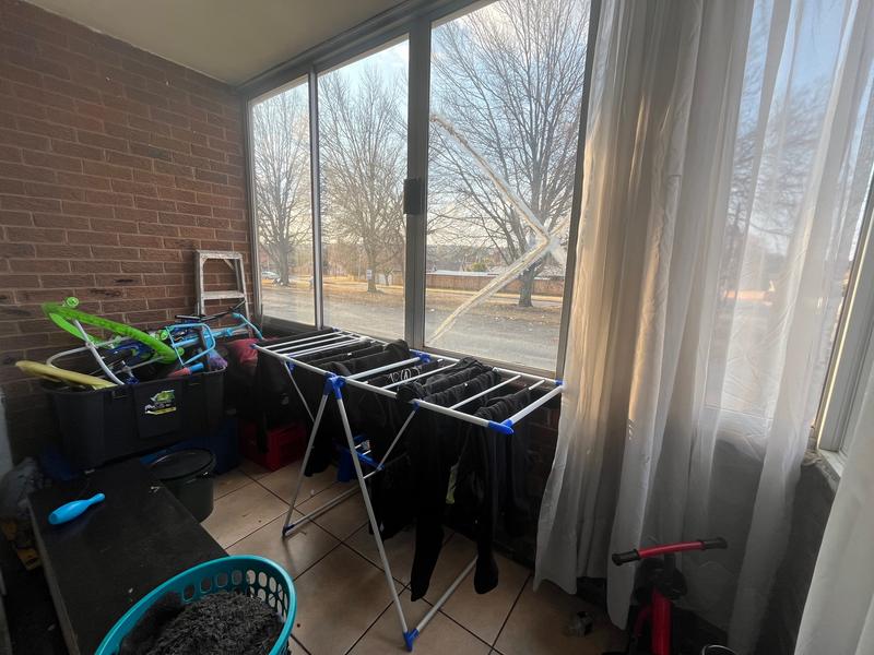 To Let 2 Bedroom Property for Rent in Florida Lake Gauteng