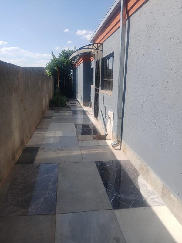 3 Bedroom Property for Sale in Simunye Gauteng