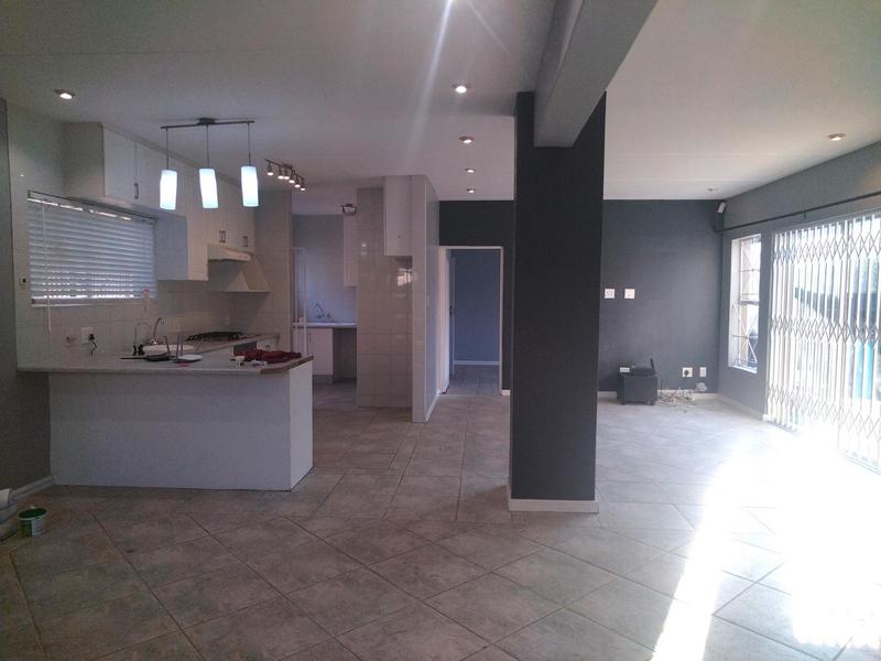 To Let 4 Bedroom Property for Rent in Radiokop Gauteng