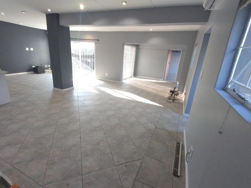 To Let 4 Bedroom Property for Rent in Radiokop Gauteng