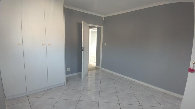 To Let 4 Bedroom Property for Rent in Radiokop Gauteng