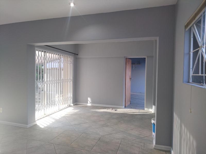 To Let 4 Bedroom Property for Rent in Radiokop Gauteng