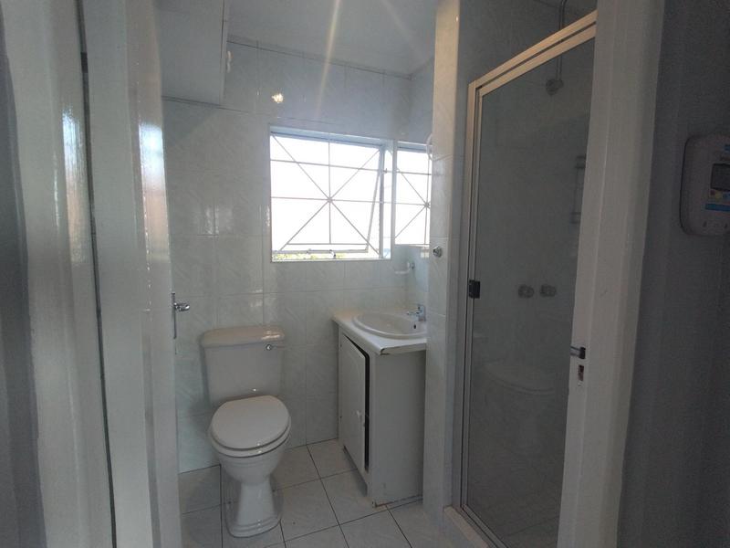 To Let 4 Bedroom Property for Rent in Radiokop Gauteng
