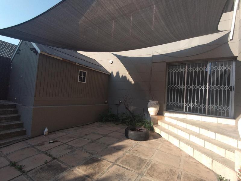 To Let 4 Bedroom Property for Rent in Radiokop Gauteng