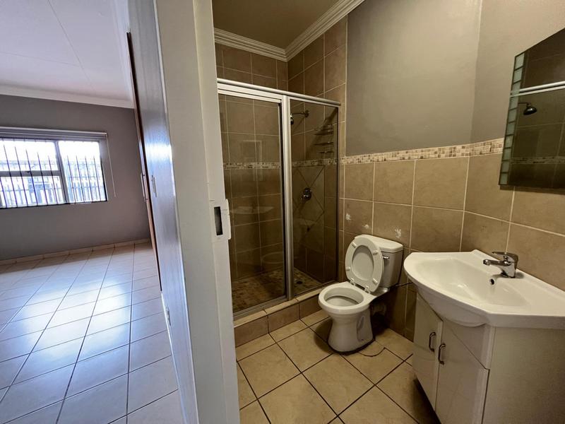 To Let 4 Bedroom Property for Rent in Erasmia Gauteng