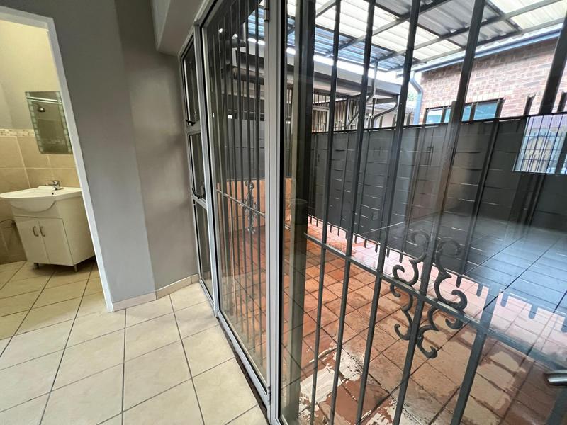 To Let 4 Bedroom Property for Rent in Erasmia Gauteng