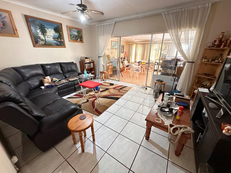 3 Bedroom Property for Sale in Mountain View Gauteng