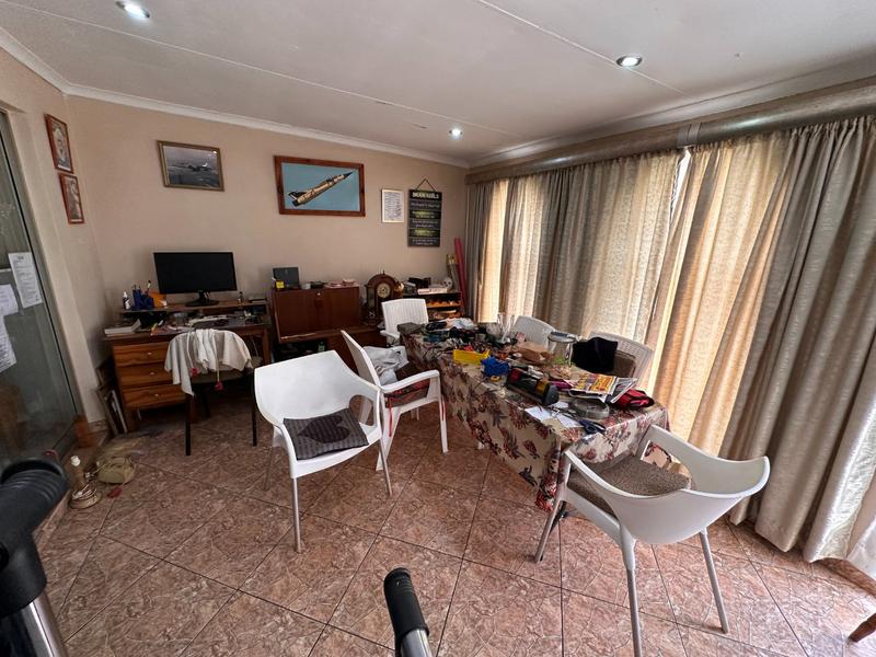 3 Bedroom Property for Sale in Mountain View Gauteng