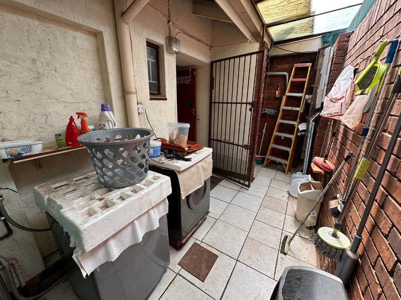 3 Bedroom Property for Sale in Mountain View Gauteng