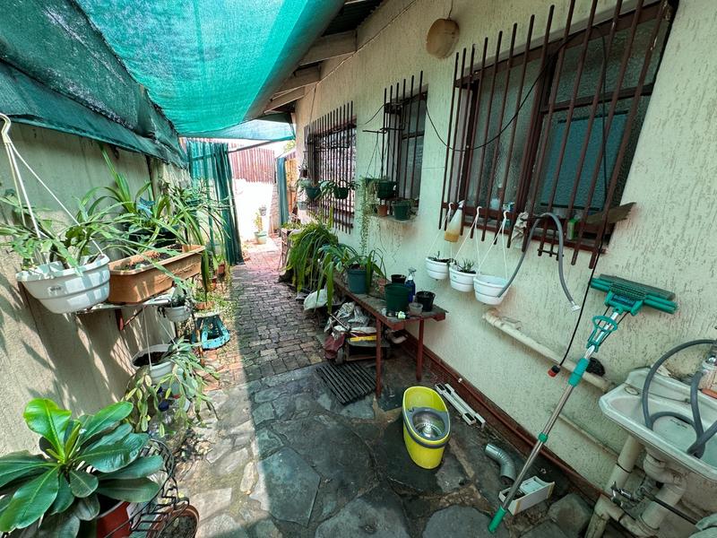 3 Bedroom Property for Sale in Mountain View Gauteng