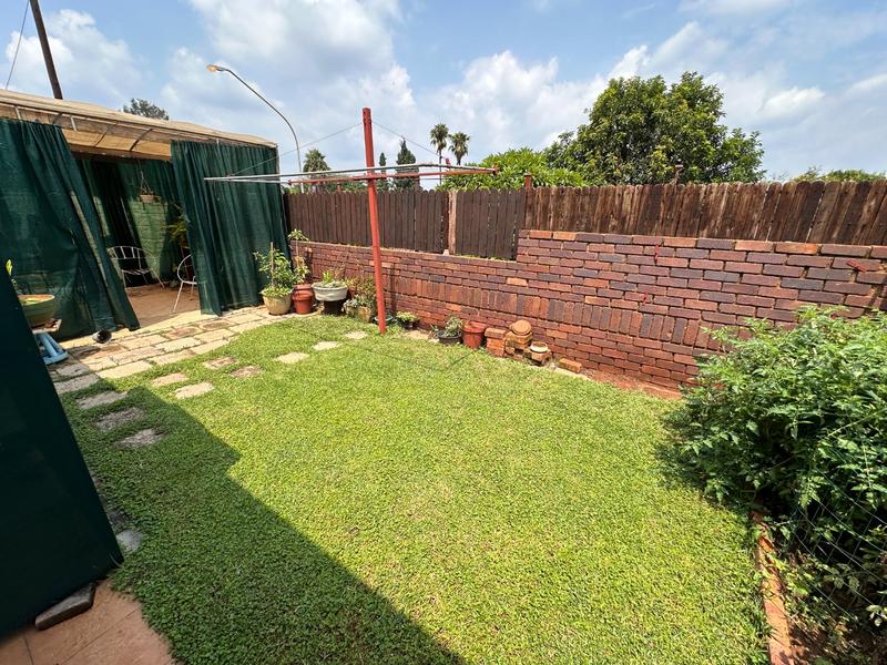 3 Bedroom Property for Sale in Mountain View Gauteng