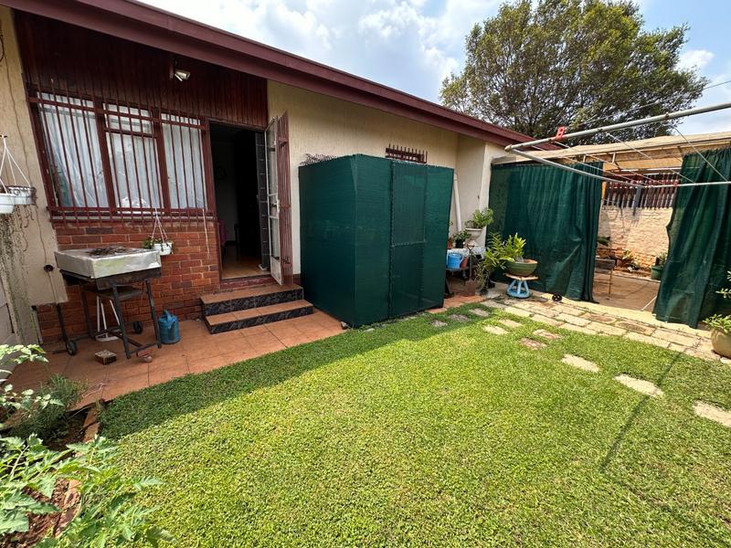 3 Bedroom Property for Sale in Mountain View Gauteng