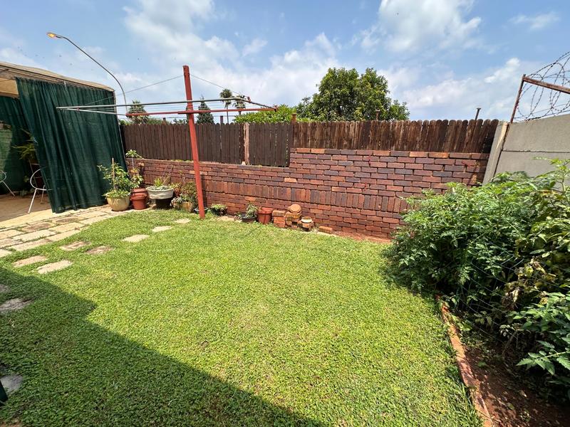 3 Bedroom Property for Sale in Mountain View Gauteng