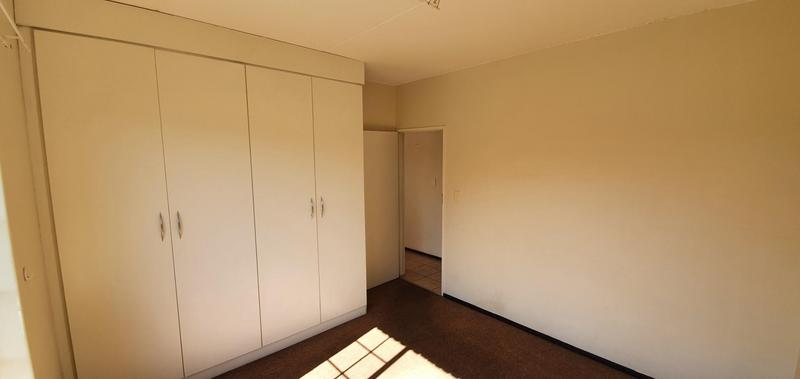 To Let 2 Bedroom Property for Rent in Sonneveld Gauteng