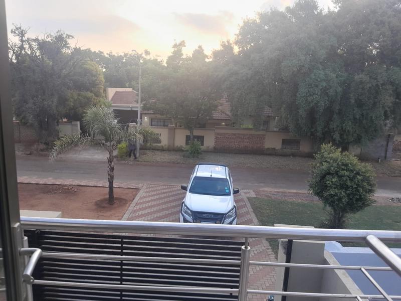 4 Bedroom Property for Sale in Dawn Park Gauteng