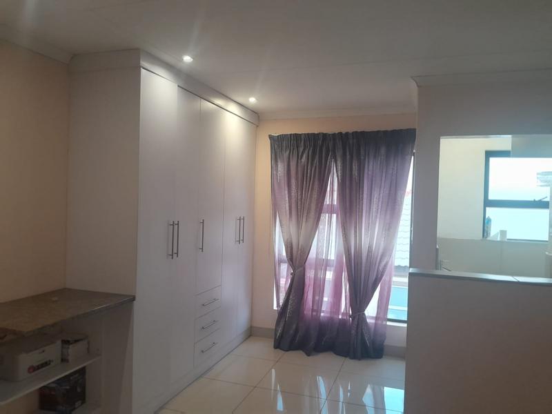 4 Bedroom Property for Sale in Dawn Park Gauteng