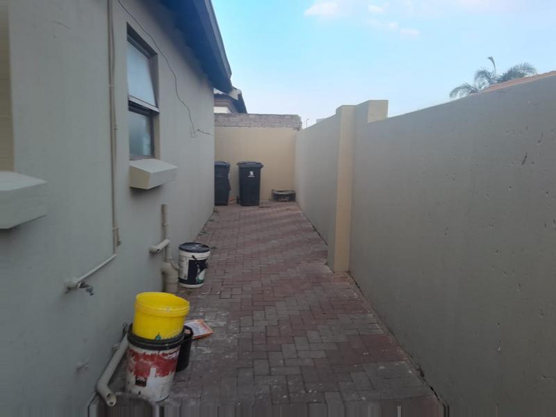 4 Bedroom Property for Sale in Dawn Park Gauteng