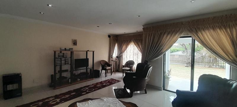 3 Bedroom Property for Sale in Roodepoort West Gauteng