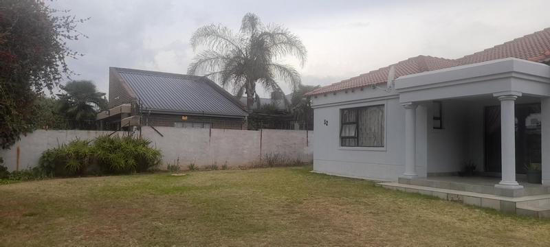 3 Bedroom Property for Sale in Roodepoort West Gauteng