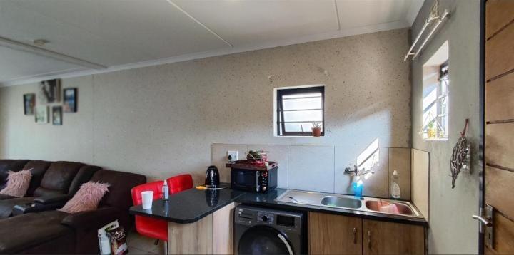 4 Bedroom Property for Sale in Albertsdal Gauteng