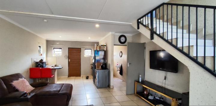 4 Bedroom Property for Sale in Albertsdal Gauteng