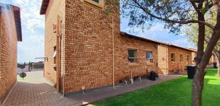 3 Bedroom Property for Sale in Dawn Park Gauteng
