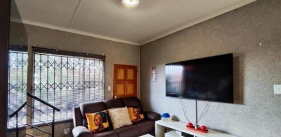 3 Bedroom Property for Sale in Dawn Park Gauteng