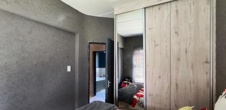 3 Bedroom Property for Sale in Dawn Park Gauteng