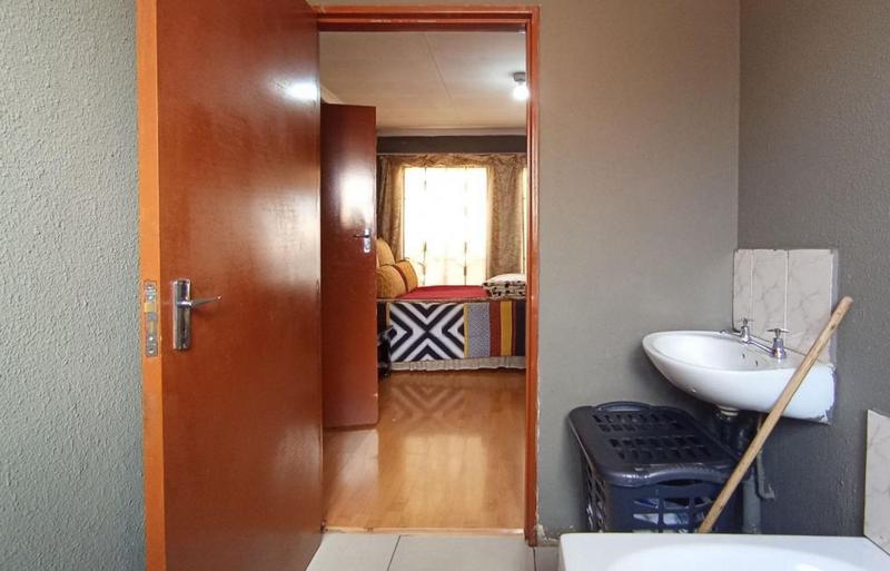 3 Bedroom Property for Sale in Clayville Gauteng