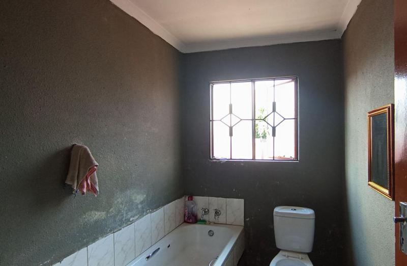 3 Bedroom Property for Sale in Clayville Gauteng