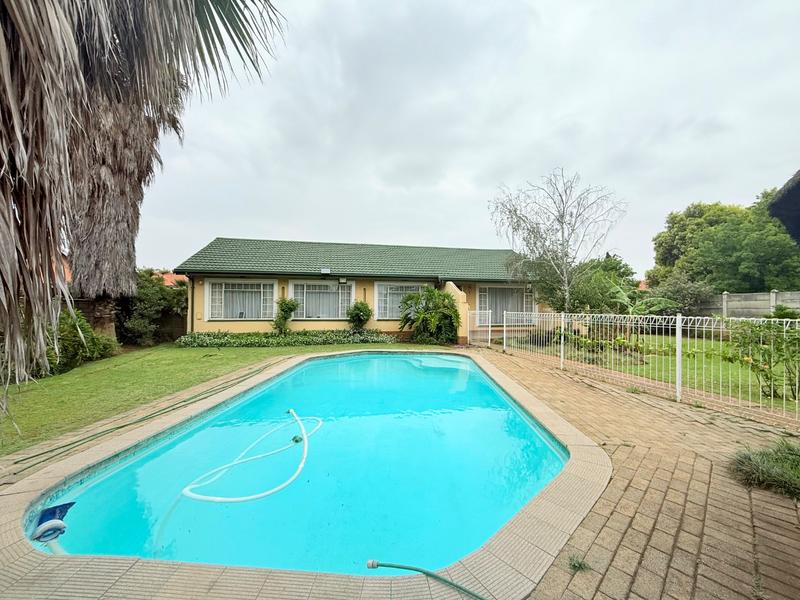 3 Bedroom Property for Sale in Vanderbijlpark SE 6 Gauteng
