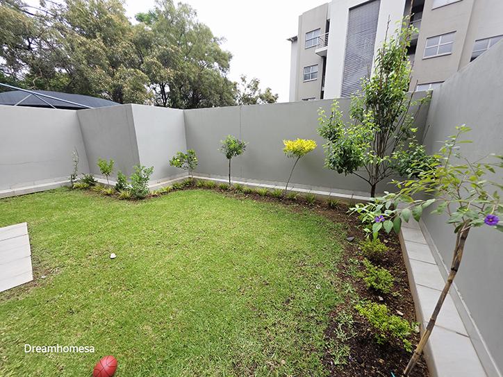 To Let 3 Bedroom Property for Rent in Broadacres Gauteng