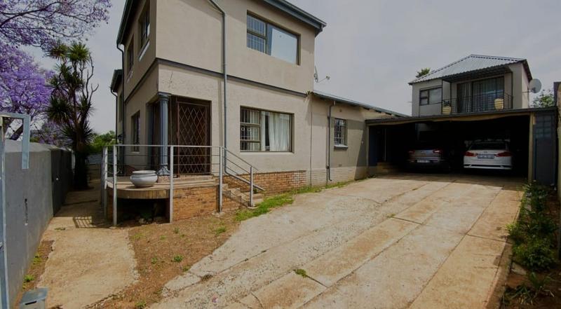 To Let 4 Bedroom Property for Rent in Crosby Gauteng