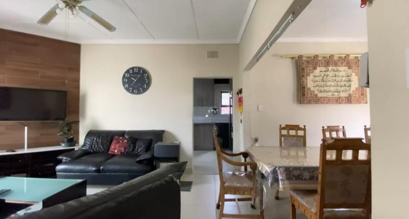 To Let 4 Bedroom Property for Rent in Crosby Gauteng