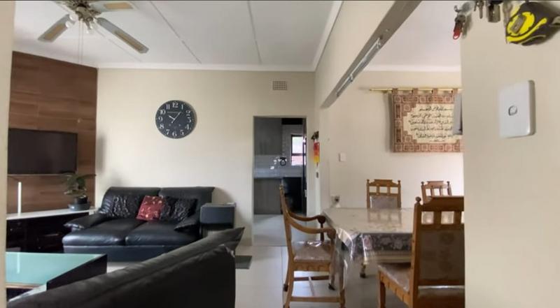To Let 4 Bedroom Property for Rent in Crosby Gauteng