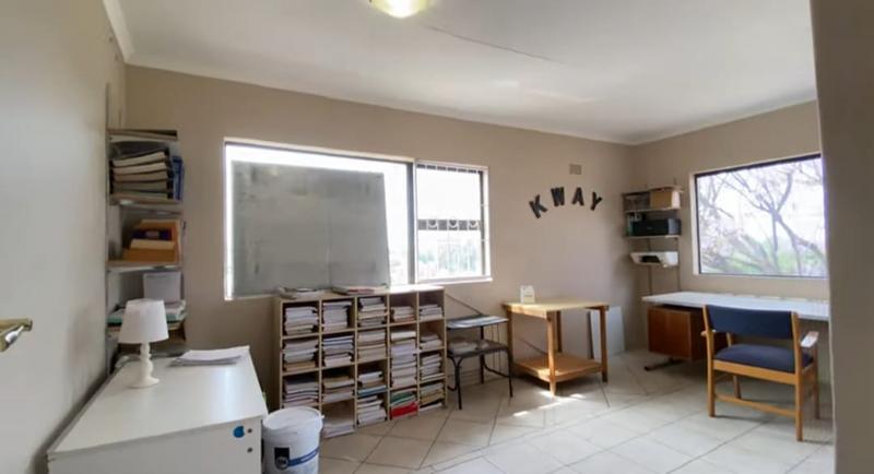 To Let 4 Bedroom Property for Rent in Crosby Gauteng