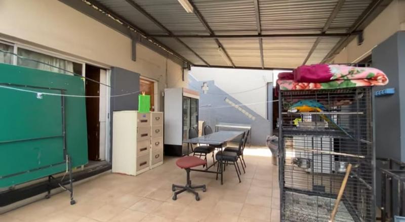 To Let 4 Bedroom Property for Rent in Crosby Gauteng