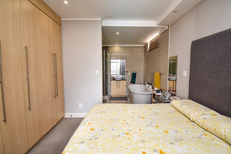 To Let 1 Bedroom Property for Rent in Sandown Gauteng
