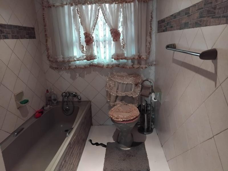 3 Bedroom Property for Sale in Dobsonville Gauteng