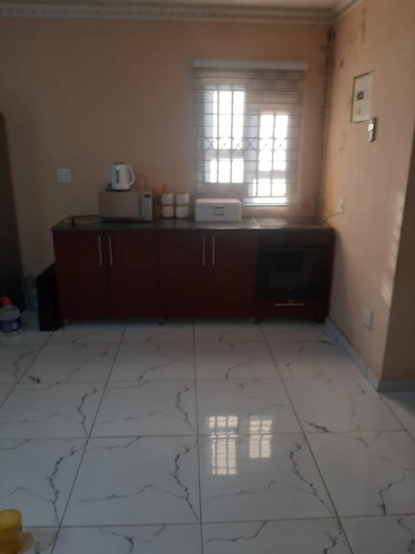 To Let 3 Bedroom Property for Rent in Protea Glen Gauteng