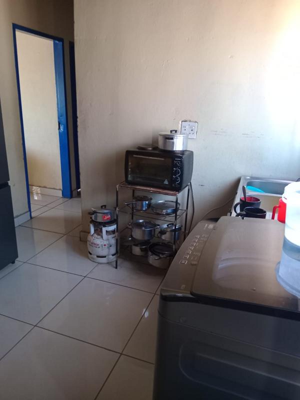 2 Bedroom Property for Sale in Zonkezizwe Gauteng