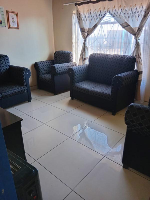 2 Bedroom Property for Sale in Zonkezizwe Gauteng