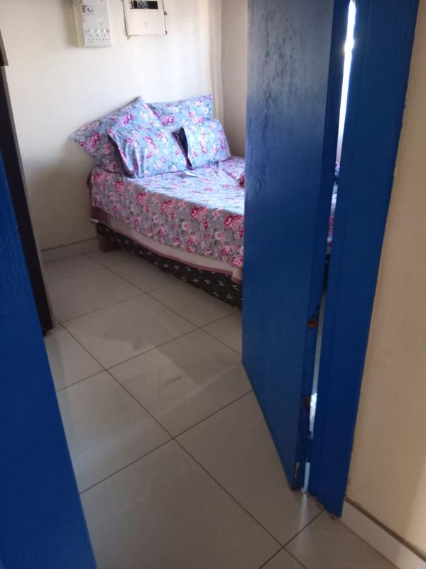 2 Bedroom Property for Sale in Zonkezizwe Gauteng