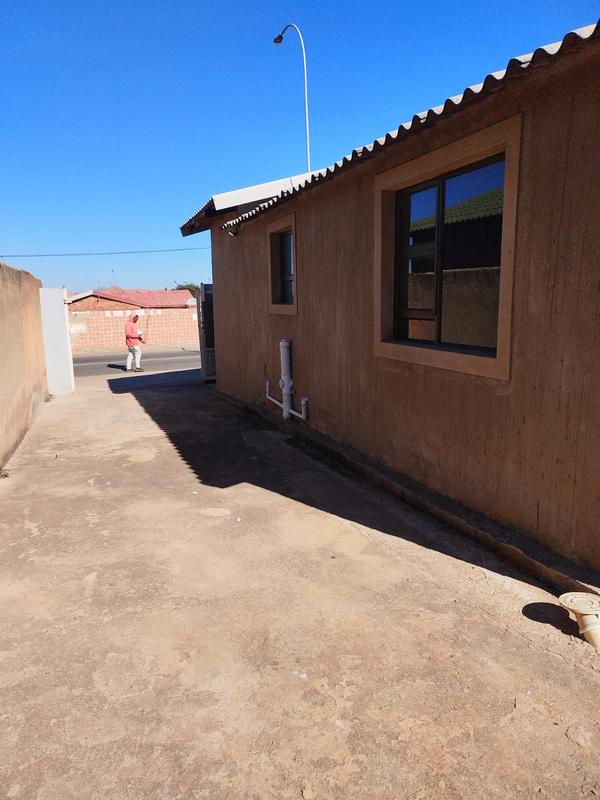 2 Bedroom Property for Sale in Mapetla Gauteng
