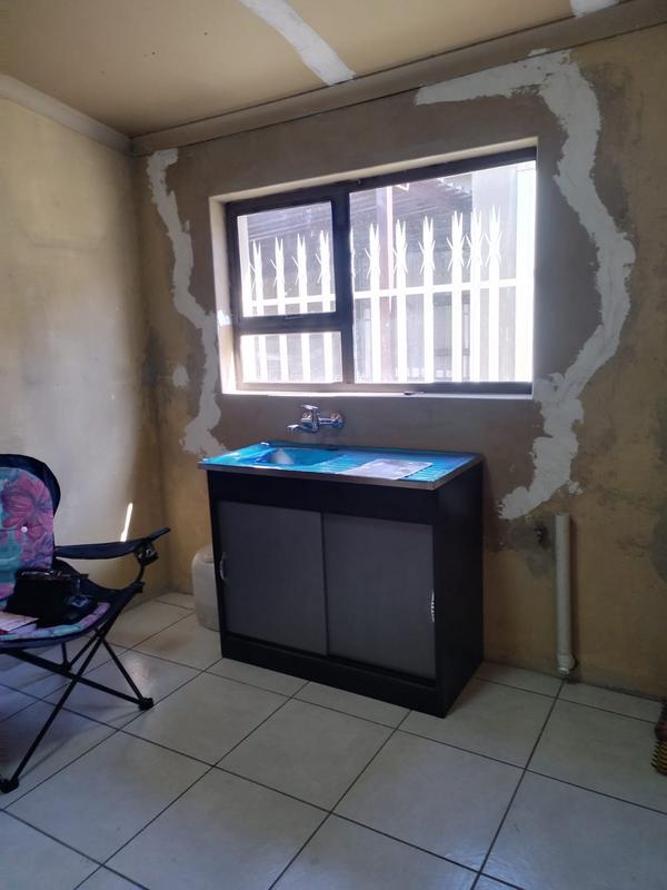 2 Bedroom Property for Sale in Mapetla Gauteng